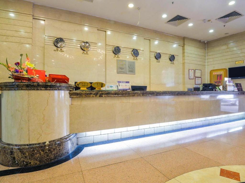 גואנגג'ואו New World Hotel מראה חיצוני תמונה